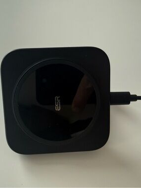 ESR Black Wireless car Charging Pad MagSafe